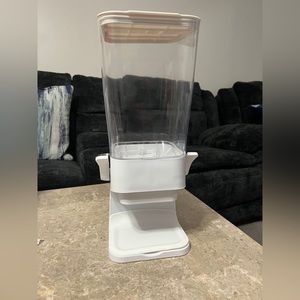 Cereal Dispenser